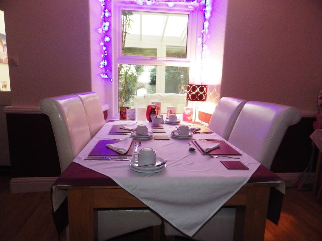 Anglesey House Bed & Breakfast Ландъндо Екстериор снимка
