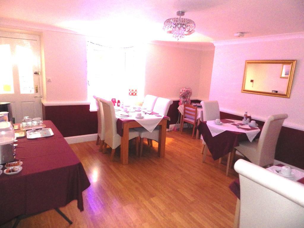 Anglesey House Bed & Breakfast Ландъндо Екстериор снимка