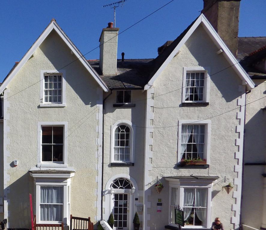Anglesey House Bed & Breakfast Ландъндо Стая снимка