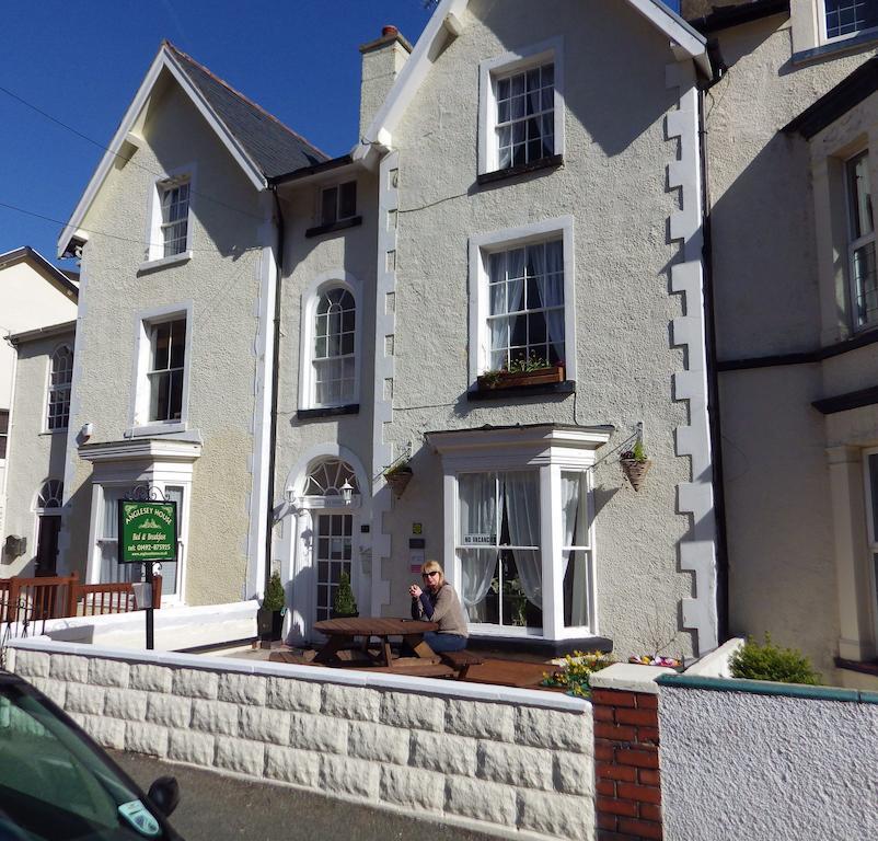 Anglesey House Bed & Breakfast Ландъндо Екстериор снимка