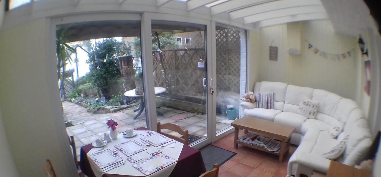 Anglesey House Bed & Breakfast Ландъндо Екстериор снимка