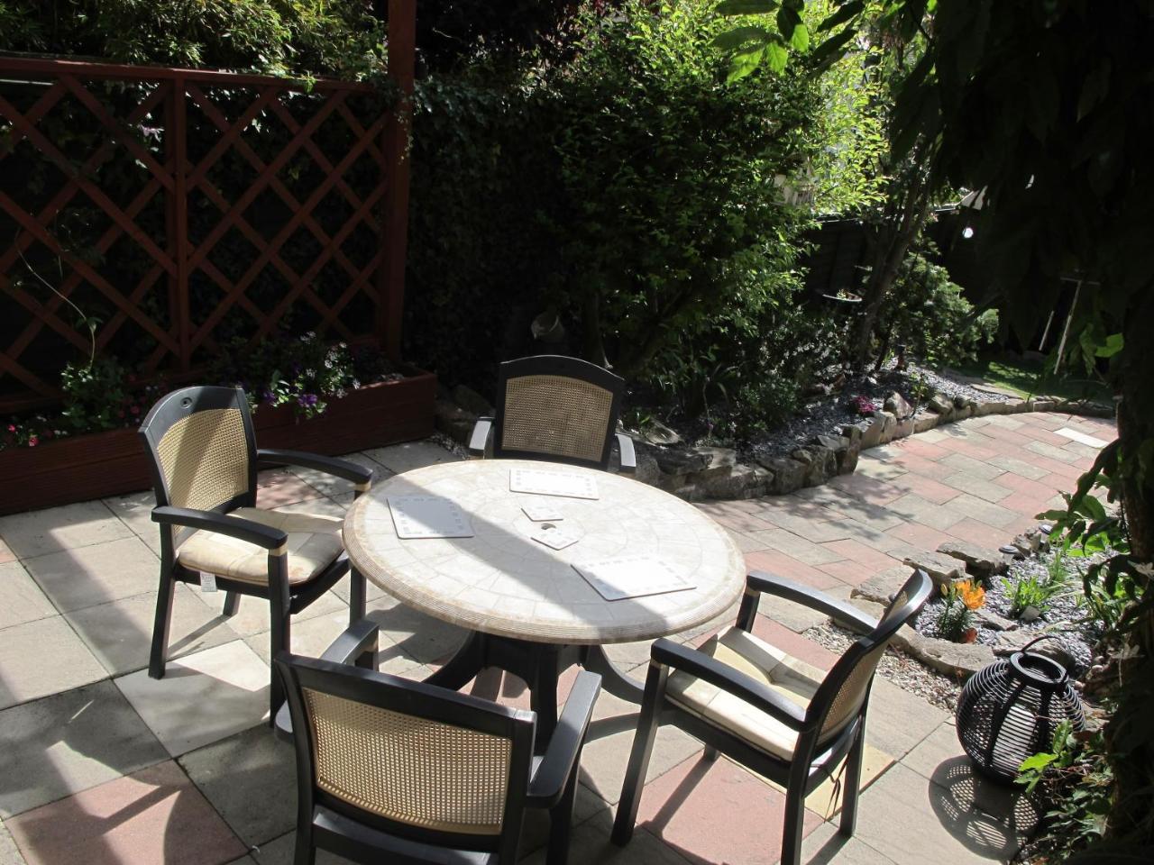 Anglesey House Bed & Breakfast Ландъндо Екстериор снимка